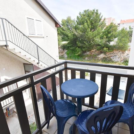 Apartments Karmen Primosten Exterior photo