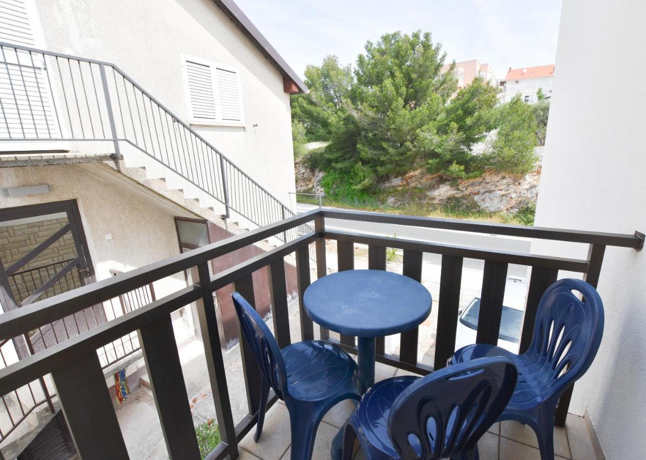 Apartments Karmen Primosten Exterior photo